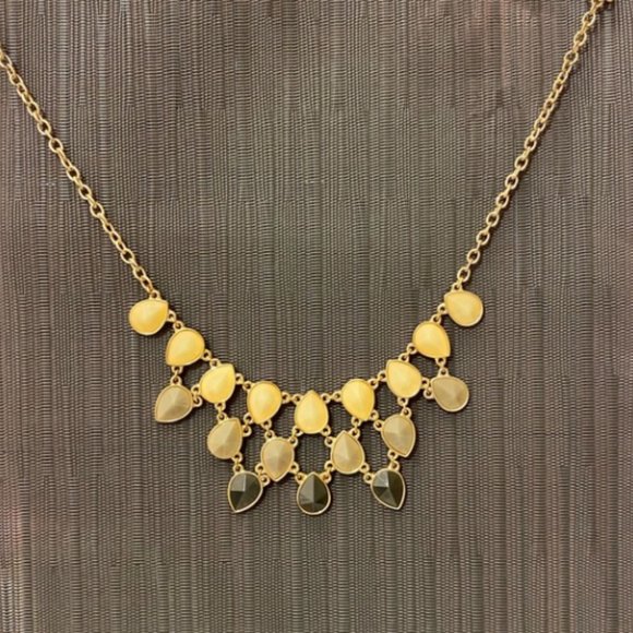 Anthropologie Chandelier Pendant Necklace Neutral Tones Gold Chain ONE SIZE NEW! - Picture 6 of 11
